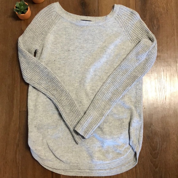 GAP Sweaters - ⬇️$22 Gray GAP sweater, small
